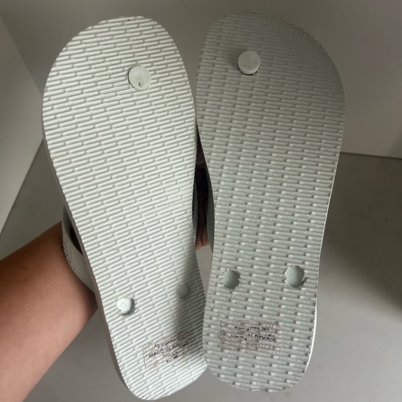 FARM Rio Floral Sandals with White and Red Accents - Picture 5 of 5